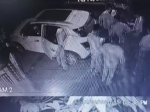 CG : क्राइम ब्रांच पर गंभीर आरोप कारोबारी की कार से 2 लाख रुपए चोरी, एक आरक्षक निलंबित CCTV फुटेज से खुला राज