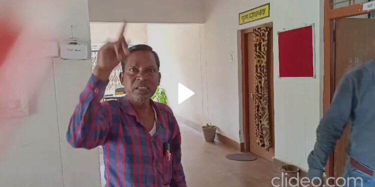 CG News : स्कूल पहुंचकर शिक्षक ने किया ड्रामा, प्रधान पाठक व शिक्षकों को लगा धमकाने, थाने तक पहुंची शिकायत