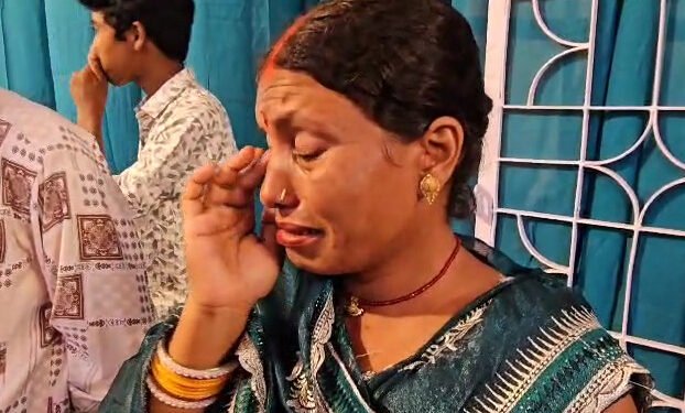 CG Crime : दशहरा में दुर्गा पंडाल में दर्शन करने आई महिला के साथ लूट, फूट – फूटकर रोने लगी महिला, जांच में जुटी पुलिस