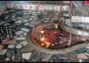 CG : मुस्लिम युवक ने मंदिर में जाकर शिवलिंग पर किया पेशाब, शहर में भड़की आस्था की आग