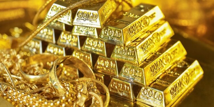 Gold Price Today News : दशहरे के बाद टूट गई सोने की तेजी, कीमत घटी तो बाजार में लौटी रौनक