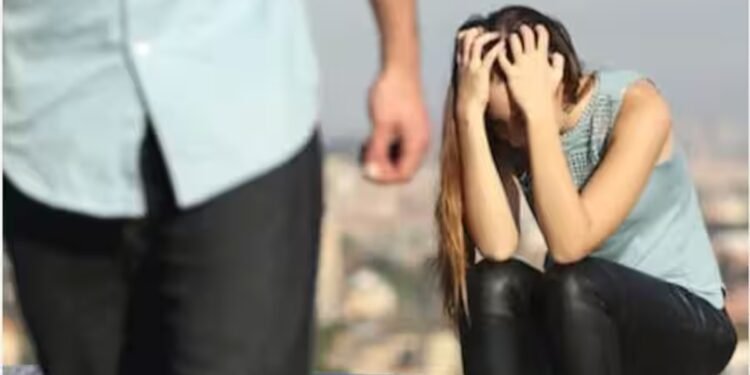 CG Crime :रिटायर्ड सरकारी अफसर बना हैवान! फेसबुक फ्रेंड युवती से किया रेप, फिर न्यूड वीडियो बनाकर किया ये कांड