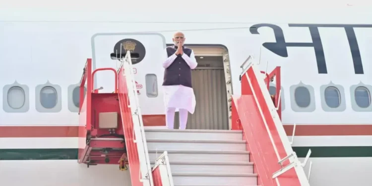 नवा रायपुर पहुंचते ही PM Modi ने ली तीजन बाई की सेहत की जानकारी, पद्म भूषण विनोद कुमार शुक्ल को भी किया फोन