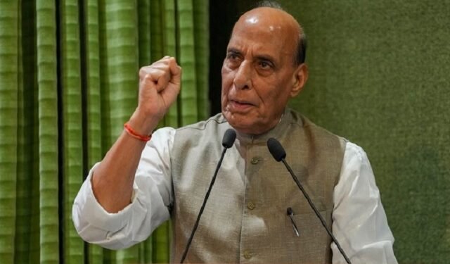 Big Breaking : रक्षामंत्री राजनाथ ने कहा ”क्या पता फिर से सिंध भारत में आ जाए” रक्षामंत्री के इस बयान ने पाकिस्तान की उडी नींद