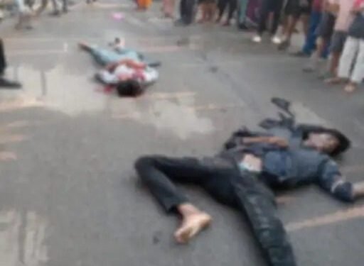 CG Road Accident : कैप्सूल वाहन की टक्कर से युवक की मौत दूसरा घायल, ग्रामीणों ने मुख्य मार्ग पर किया चक्का जाम