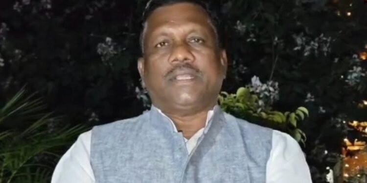 CG : बृहस्पति सिंह ने कांग्रेस की सह-प्रभारी पर लगाया गंभीर आरोप, कहा …. जिलाध्यक्ष बनाने मांगे जा रहे 5 से 7 लाख रूपये, कांग्रेस ने कहा