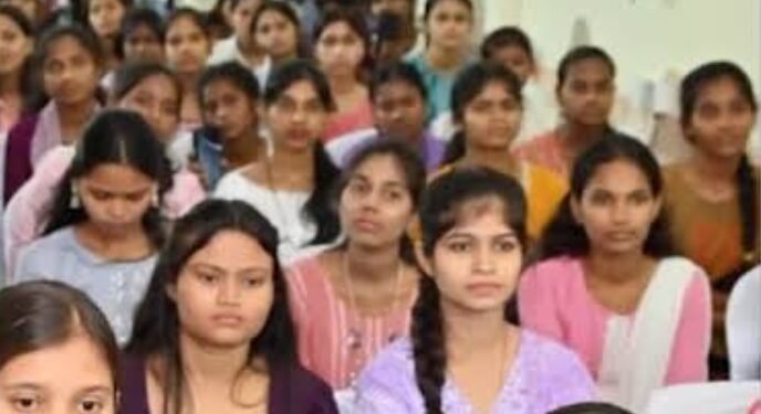 CG : सॉफ्टवेयर – कोडिंग में करियर बनाने का सुनहरा मौका लड़कियों के लिए ‘फ्री गर्ल्स ओनली कैंपस’, रहने – खाने तक सब मुफ्त, जानिए पूरी डिटेल