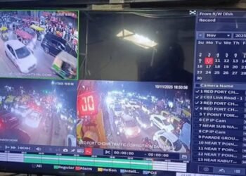 दिल्ली में लाल किले के पास ऐसे हुआ कार में ब्लास्ट, CCTV फुटेज आया सामने, देखें धमाके का भयावह मंजर, आतंकी भी कैमरे में कैद?