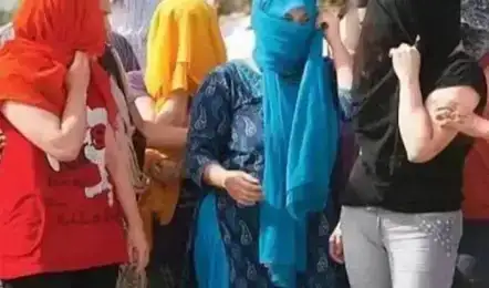 Sex Racket Busted : सेक्स रैकेट की सूचना पर पहुंची पुलिस, दरवाजा खुला तो इस हाल में मिले युवक – युवती