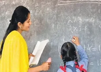 Teacher News : नौकरी से बाहर हुए शिक्षकों की लंबी लड़ाई के बाद हुई बड़ी जीत, हाईकोर्ट ने दिया बहाल करने का आदेश