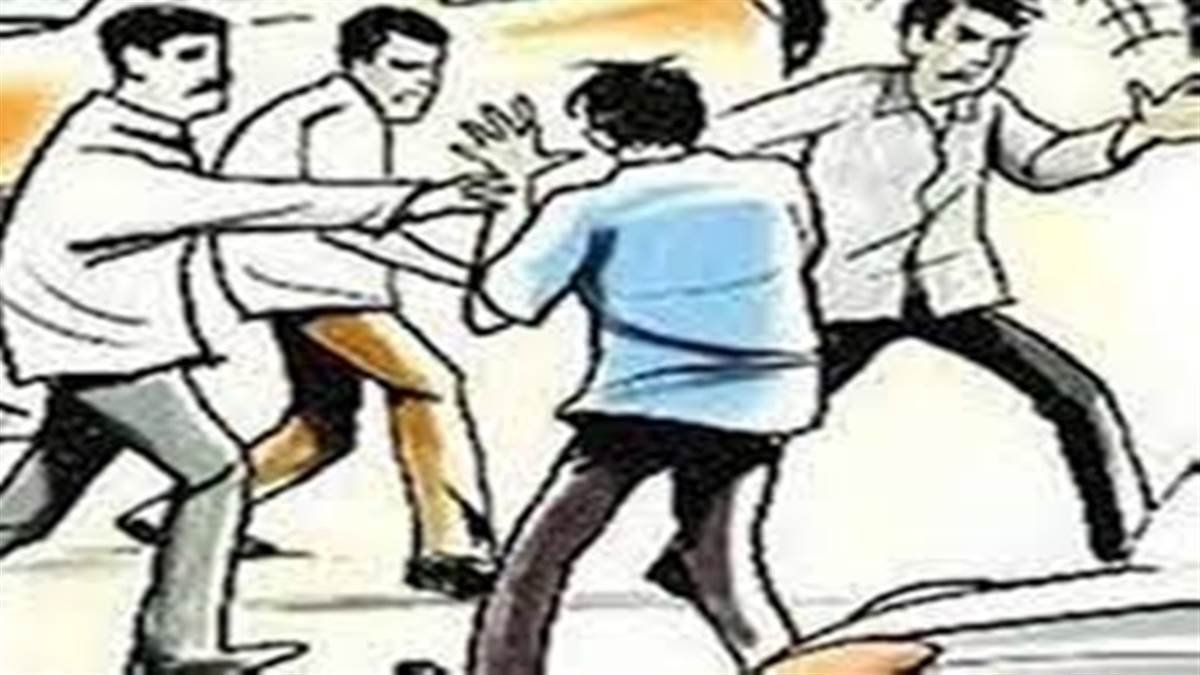 CG Crime : युवती – युवक ने बीच सड़क पर किया DSP पर चाकू से हमला, गाड़ी का पीछा कर रोक, फिर गला रेता, हालत गंभीर