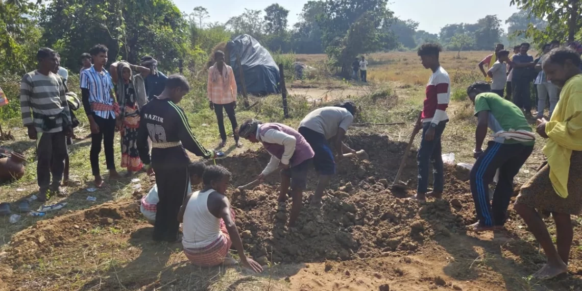 CG Crime : जमीन विवाद में महिला का सिर कलम, बिना सिर के दफनाया शव, दो गुटो में हुआ जमकर विवाद