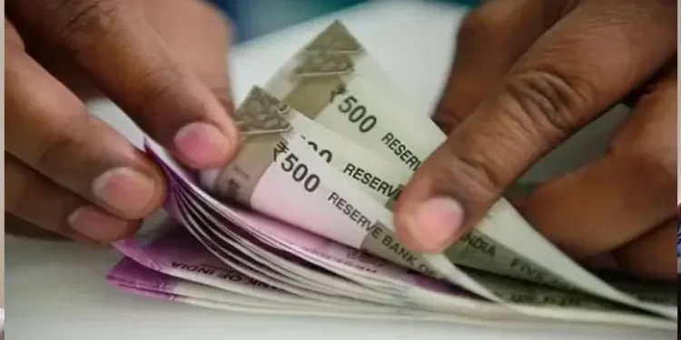 CG News : स्वास्थ्य विभाग के कर्मचारी की पत्नी ले रही गलत तरीके से योजना का लाभ, पति ने खुद की अपने पत्नी की शिकायत