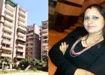 फ्लैट का किराया मांगने आई अकेली मालकिन …. बिगड़ी किरायेदार की नीयत, फिर बेड में …. CCTV में कैद हुई पूरी घटना