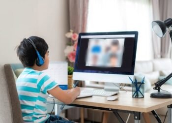 सरकार ने लिया बड़ा फैसला अब फिर ऑनलाइन माध्यमों से पढ़ाई करेंगे बच्चे, कर्मचारियों को भी घर से काम करने का आदेश