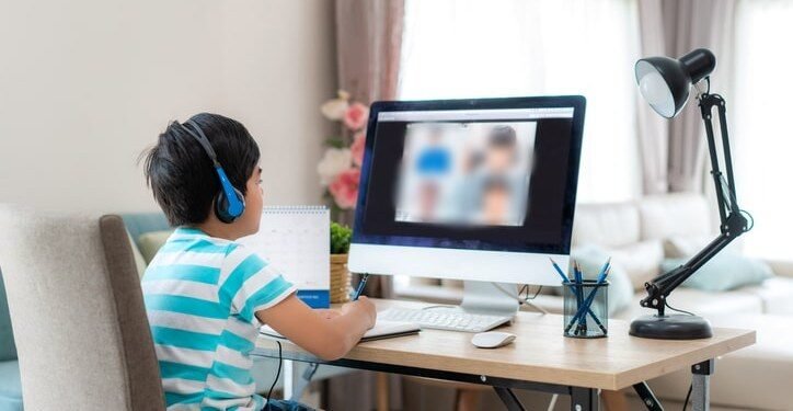 सरकार ने लिया बड़ा फैसला अब फिर ऑनलाइन माध्यमों से पढ़ाई करेंगे बच्चे, कर्मचारियों को भी घर से काम करने का आदेश