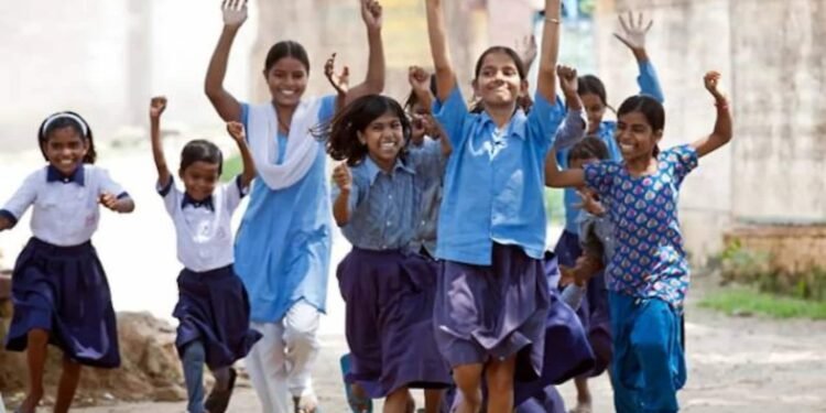 CG School Close : छत्तीसगढ़ के आठ दिनों तक स्कूल रहेंगे बंद, दो दिन बाद लागू होगा शिक्षा विभाग का ये आदेश