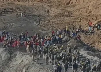 CG Breaking News : कोल खदान विस्तार पर बवाल, ग्रामीणों ने पुलिस पर किया हमला, कई घायल …