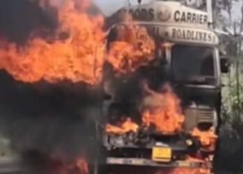 CG Viral Video : चलती ट्रक में अचानक लगी आग, देखें खौफनाक वीडियो