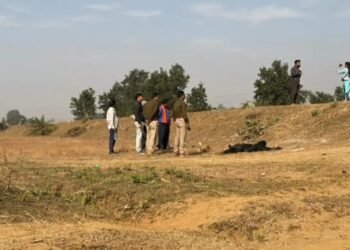 CG Breaking : युवती की जली हुई मिली लाश मचा हड़कंप, हत्या के बाद सबूत मिटाने जला दी लाश, मौके पर पहुंची पुलिस और फारेंसिक की टीम जांच में जुटी