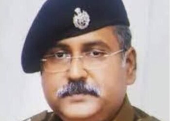 CG News : नहीं रहे वरिष्ठ आईपीएस अधिकारी प्रखर पांडेय, हार्ट अटैक के बाद अस्पताल में चल रहा था इलाज