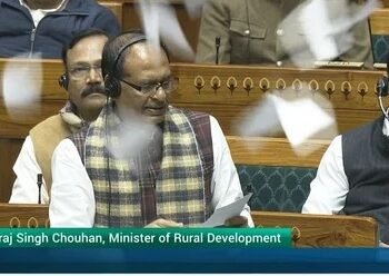 Breaking : मनरेगा की जगह नया जी राम जी विधेयक लोकसभा में पास, विपक्ष का जोरदार हंगामा, कागज फाड़कर फेंका