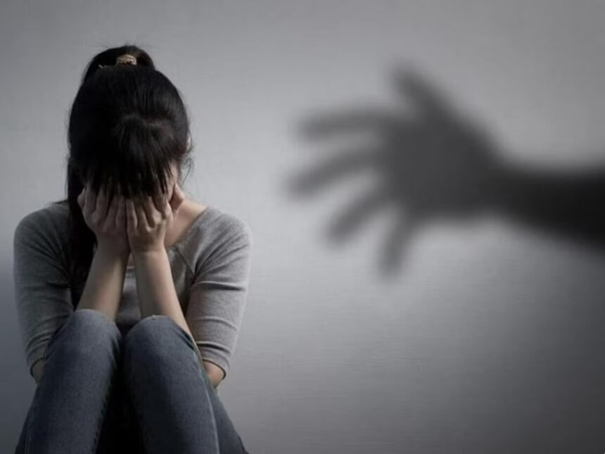 Korba Crime : पत्नी से जबरदस्ती बनाता था संबंध, नाराज होकर पत्नी घर से गयी, तो बेटी से करने लगा दुष्कर्म