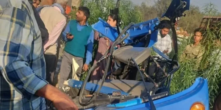 Big Road Accident : बेकाबू बस ने ऑटो को मारी टक्कर, एक ही परिवार के 5 लोगों की मौत