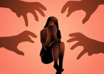 Gangrape Case : नाबालिग छात्रा के साथ 4 युवकों ने मिलकर किया गैंगरेप, आरोपियों की तलाश में जुटी पुलिस