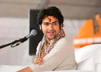 CG : भूपेश बघेल पर धीरेंद्र शास्त्री का पलटवार: कहा- हनुमान भक्ति को अंधविश्वास मानने वालों को देश छोड़ देना चाहिए