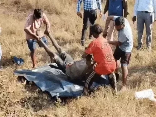 CG News : जंगल में दो शिकारियों की संदिग्ध मौत, करंट लगने की आशंका, चार युवक हिरासत में जांच जारी