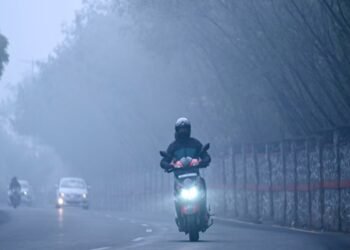 CG Weather Update Today : छत्तीसगढ़ में ठंड के बीच आज इन जिलों में बारिश का अलर्ट, जानिए अपने इलाके का हाल