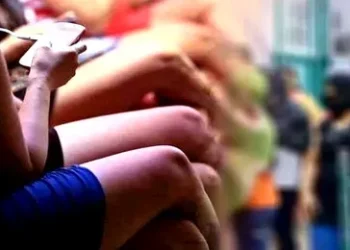 चाय की दुकान बनी अय्याशी का अड्डा, पिछले पांच सालों से चल रहा था गंदा काम, युवक को आपत्तिजनक हालत में देख दंग रह गए ग्रामीण