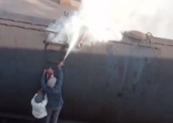 CG Breaking : मालगाड़ी की छत पर चढ़ते ही हुआ कुछ ऐसा कि थम गई सांसें