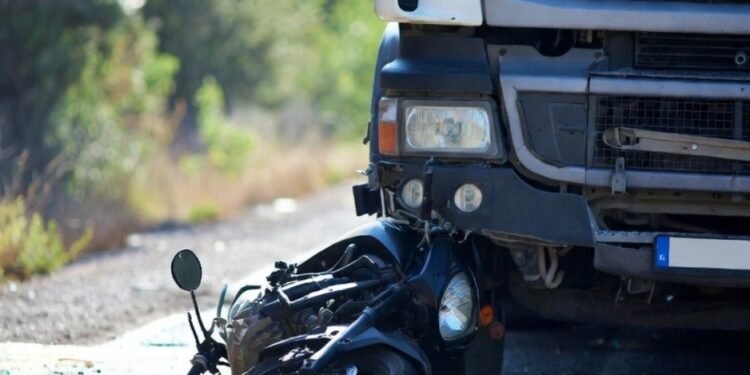 CG Road Accident : नेशनल हाईवे पर भीषण हादसा, एक ही परिवार के तीन लोगो की मौत