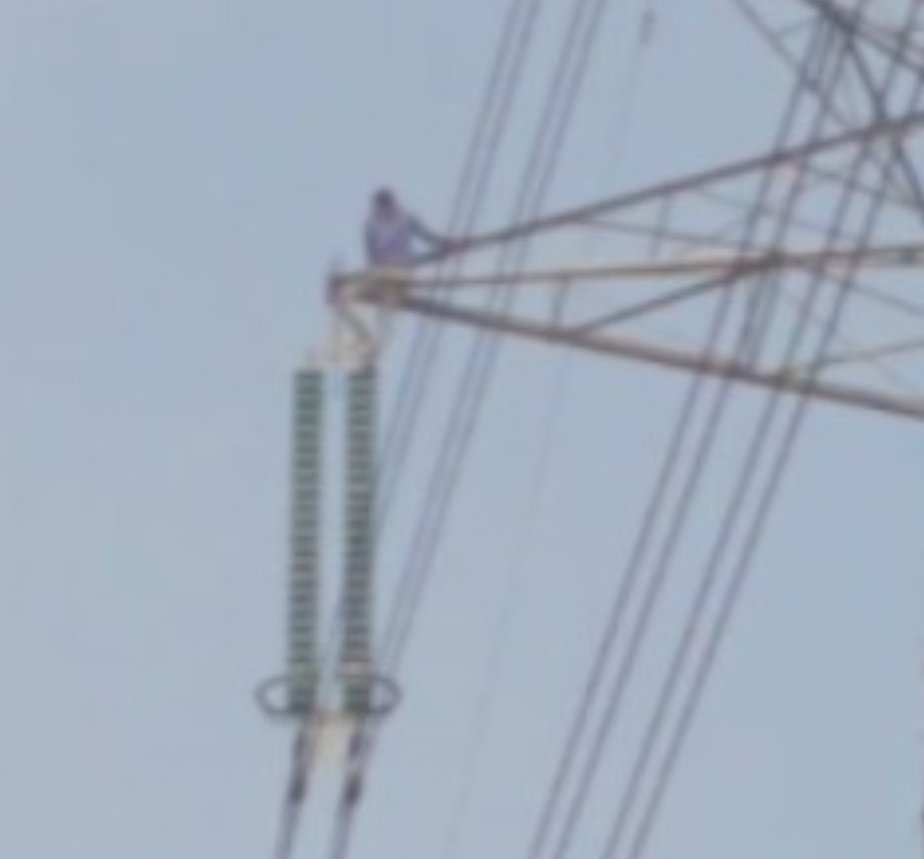 CG Viral Video : धान टोकन नहीं कटने से किसान ने टावर पर चढ़कर किया विरोध, गांव में मचा हड़कंप वीडियो हुआ वायरल