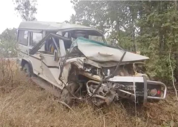 CG Road Accident : नेशनल हाईवे में फिर भीषण हादसा, स्कॉर्पियो – बोलेरो में जबरदस्त टक्कर, 2 की गई जान,12 घायल