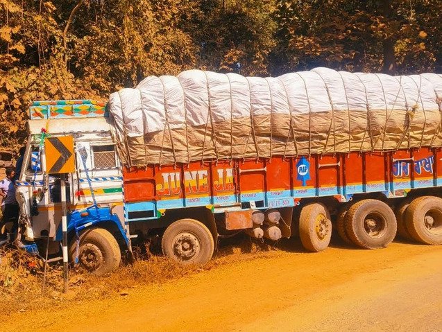 CG Road Accident : भीषण सड़क हादसा, तीन की मौके पर मौत, चार गंभीर घायल