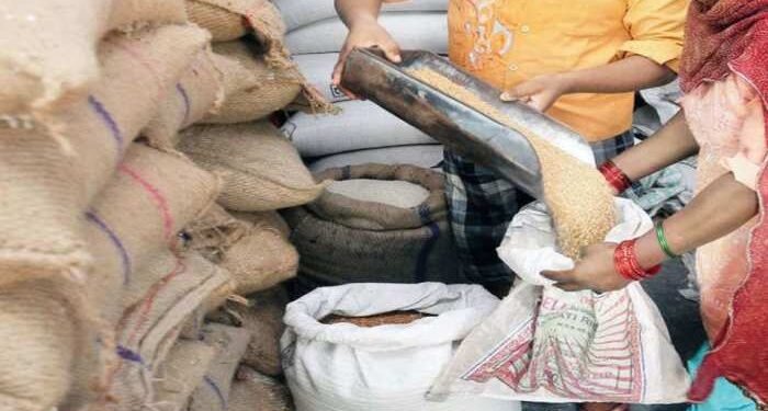 CG News : सरकारी चावल डकारने वालों की शामत, 2 दुकानों पर बड़ी कार्रवाई, अब प्रशासन वसूलेगा एक – एक दाने की कीमत