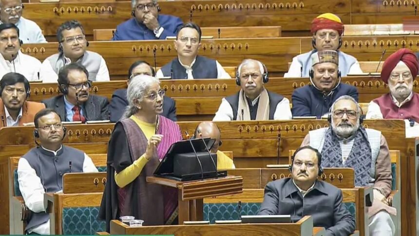 Budget 2026 : कंटेंट क्रिएटर्स को बड़ी सौगात, 15,000 स्कूलों और 500 कॉलेजों में खुलेंगी क्रिएटर लैब्स