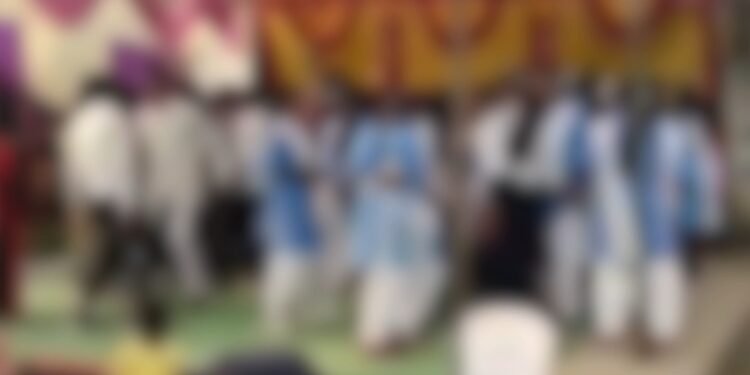 शिक्षा के मंदिर में अश्लीलता शिक्षकों के कहने पर स्टेज में छात्र – छात्राओं ने की ये शर्मनाक हरकत, वीडियो वायरल होते ही मचा हड़कंप