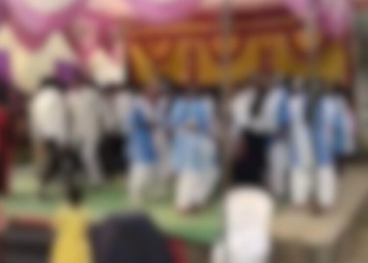 शिक्षा के मंदिर में अश्लीलता शिक्षकों के कहने पर स्टेज में छात्र – छात्राओं ने की ये शर्मनाक हरकत, वीडियो वायरल होते ही मचा हड़कंप