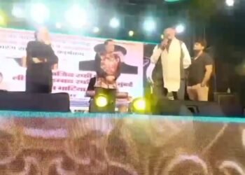 ‘नाभि से तीन इंच नीचे थी लड़की की पैंट, देखकर आया मजा’ महिला सिंगर पर बीजेपी नेता का आपत्तिजनक टिप्पणी, वीडियो हुआ वायरल