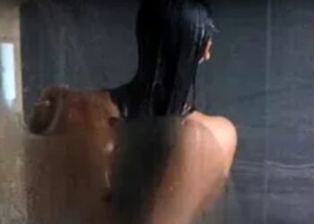 नहाने के साबुन के पैकेट में हिडन कैमरा … नहाते वक्त पड़ी छात्रा की नजर, गर्ल्स हॉस्टल में मचा हड़कंप