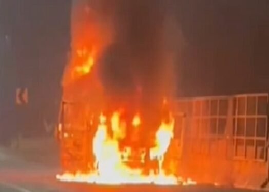 CG Crime : अज्ञात लोगों ने युवा कांग्रेस नेता की कार को किया आग के हवाले, देर रात दिया वारदात को अंजाम, इलाके में सनसनी