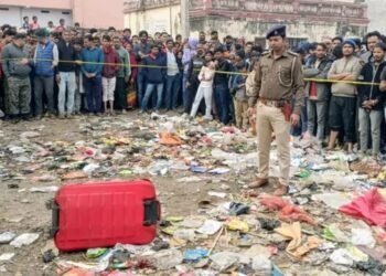 Crime News : कूड़े के ढेर में ट्रॉली बैग से मिला युवती का शव, इलाके में हड़कंप, जांच में जुटी पुलिस