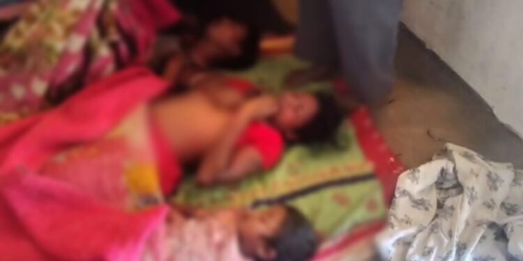 CG News : बंद कमरे में सोया था परिवार … फिर क्या हुआ कि पति – पत्नी और 3 साल की मासूम की हो गई मौत