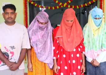 CG Sex Racket Busted : रिहायशी इलाके में चल रहा था देह व्यापार का अड्डा, पुलिस ने 3 युवतियां और 1 दलाल को दबोचा