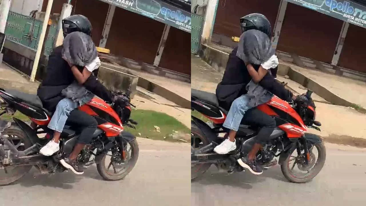 CG Viral Video : खुल्लम – खुल्ला प्यार गर्लफ्रेंड को गोद में बिठाकर सड़क पर घूमता रहा आशिक, VIDEO हो रहा VIRAL