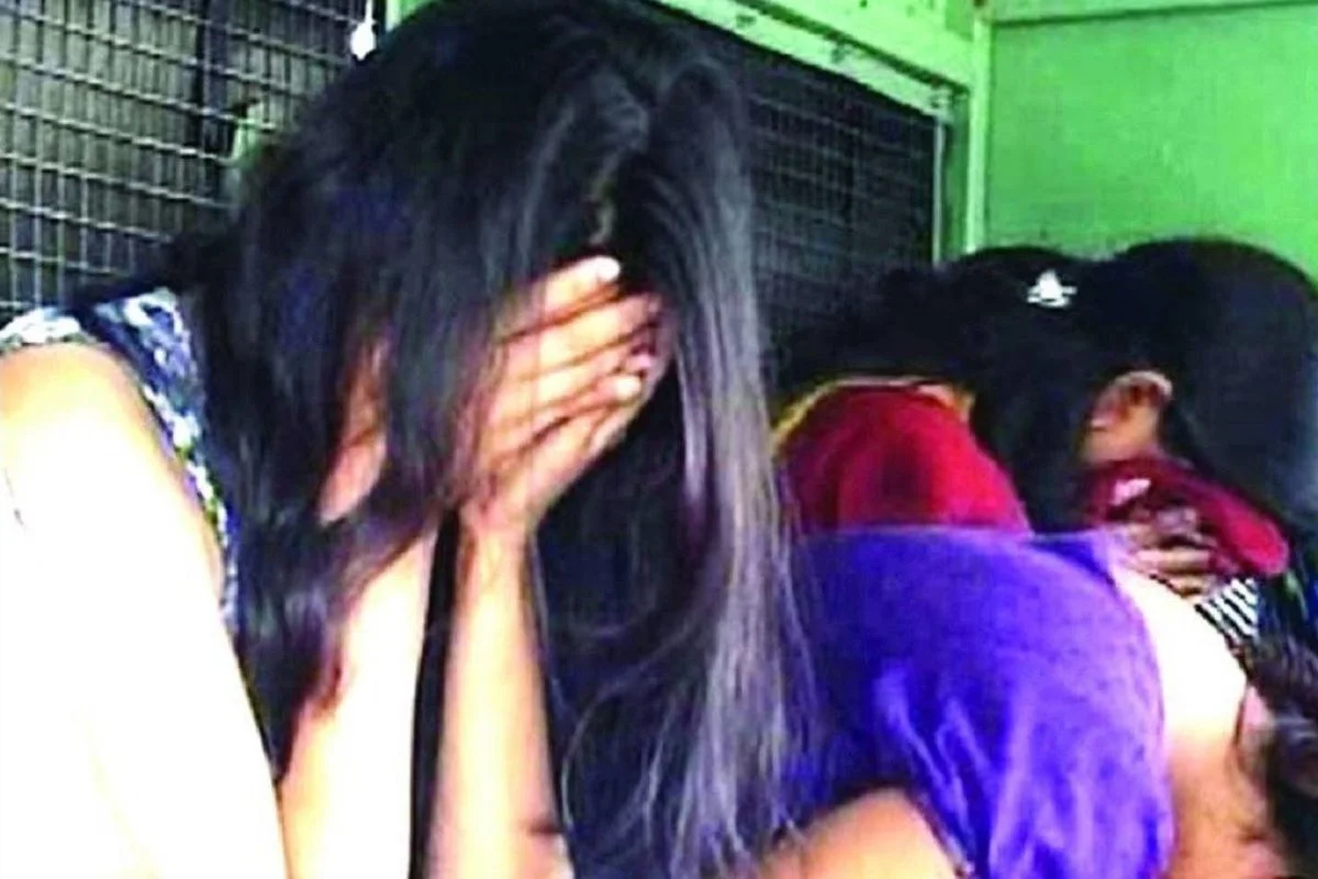 CG News : सेक्स रैकेट पर खुलासा, ग्राहक बनकर पहुंची पुलिस, एक हफ्ते में पीटा एक्ट के तहत तीसरी बड़ी कार्रवाई, दलाल गिरफ्तार